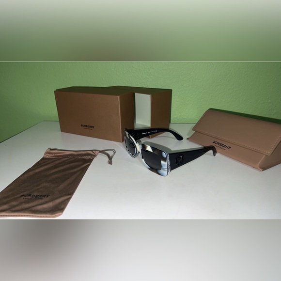 Burberry Designer Sunglasses - Picture 2 of 6